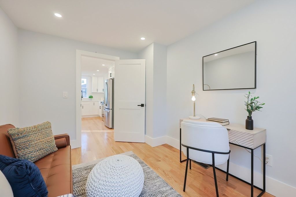 Home Office, Interior, Kitchen, Recessed Lighting, Wood Texture Flooring