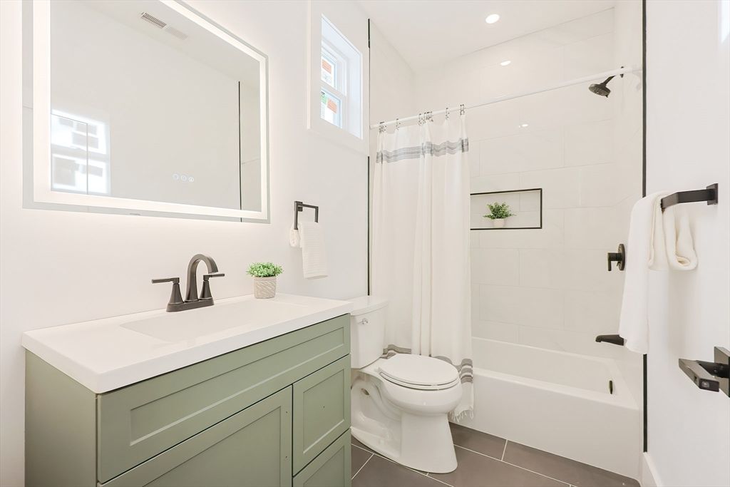 Bathroom, Interior, Recessed Lighting