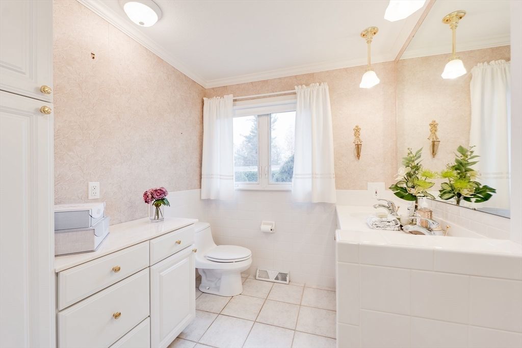 Bathroom, Interior, Pendant Lights