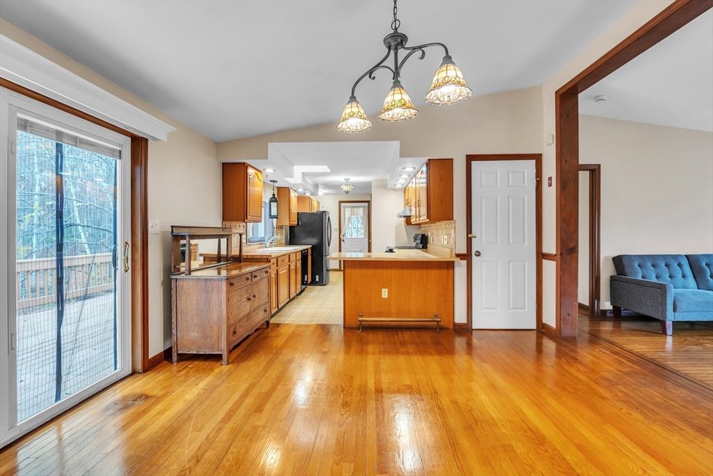 Chandelier, Interior, Kitchen, Wood Texture Flooring