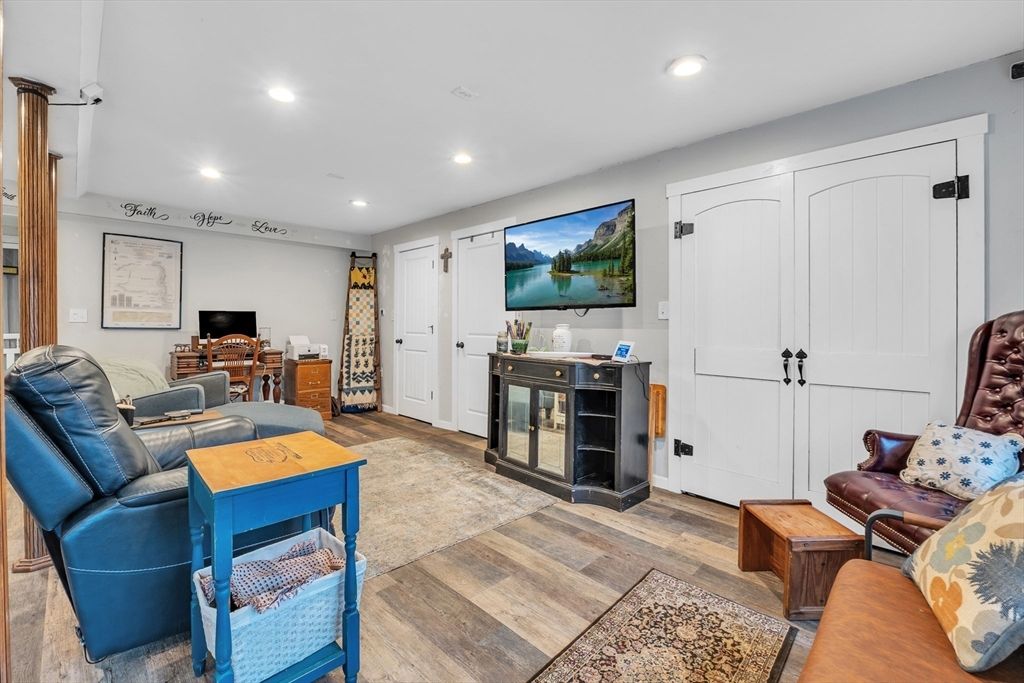 Interior, Living room, Recessed Lighting, Wood Texture Flooring