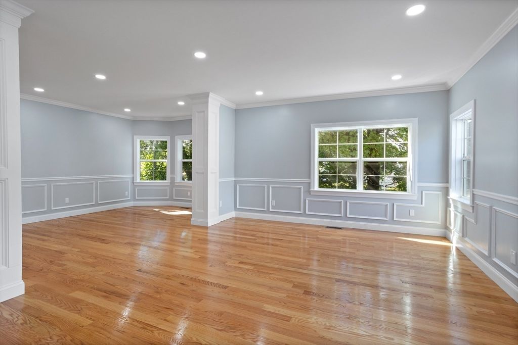 Empty room, Interior, Recessed Lighting, Wood Texture Flooring