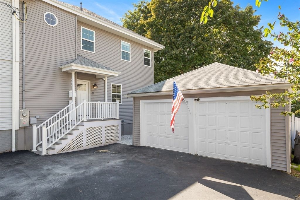 Detached Garage, Exterior