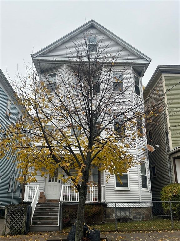Exterior, Facade, Queen Anne Victorian