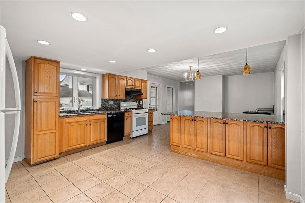 Interior, Kitchen, Pendant Lights, Recessed Lighting