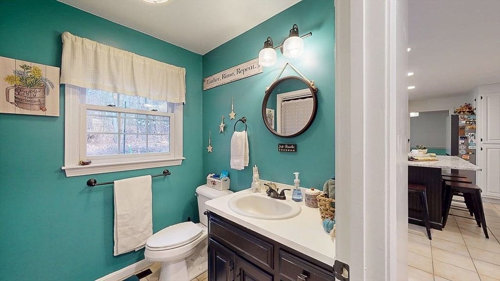 Bathroom, Interior, Recessed Lighting