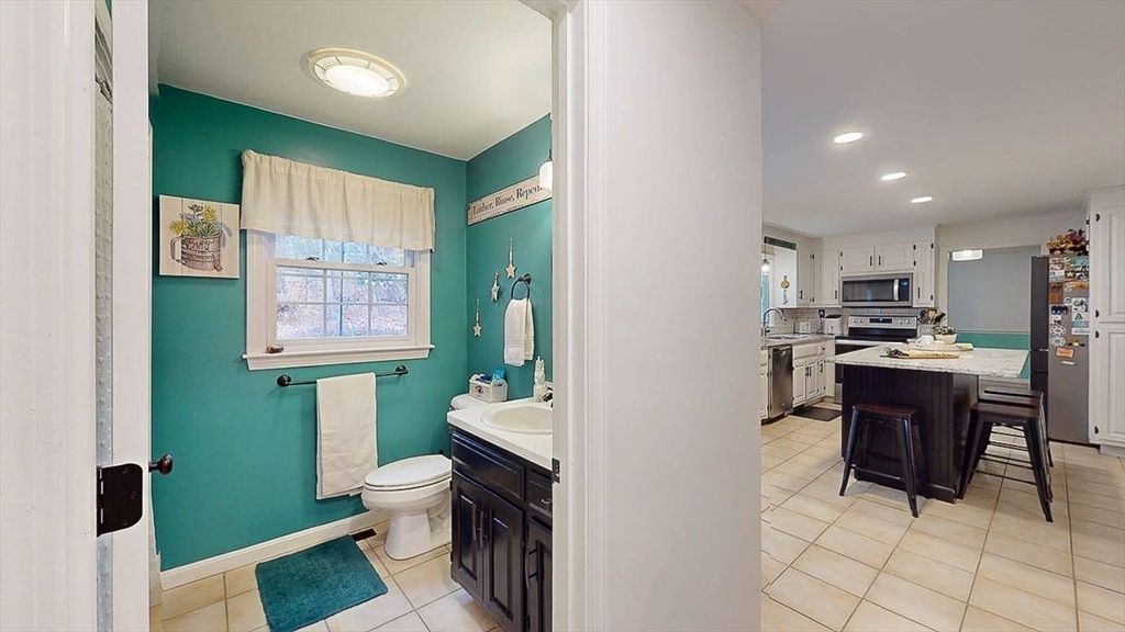 Bathroom, Dining room, Interior, Kitchen, Recessed Lighting