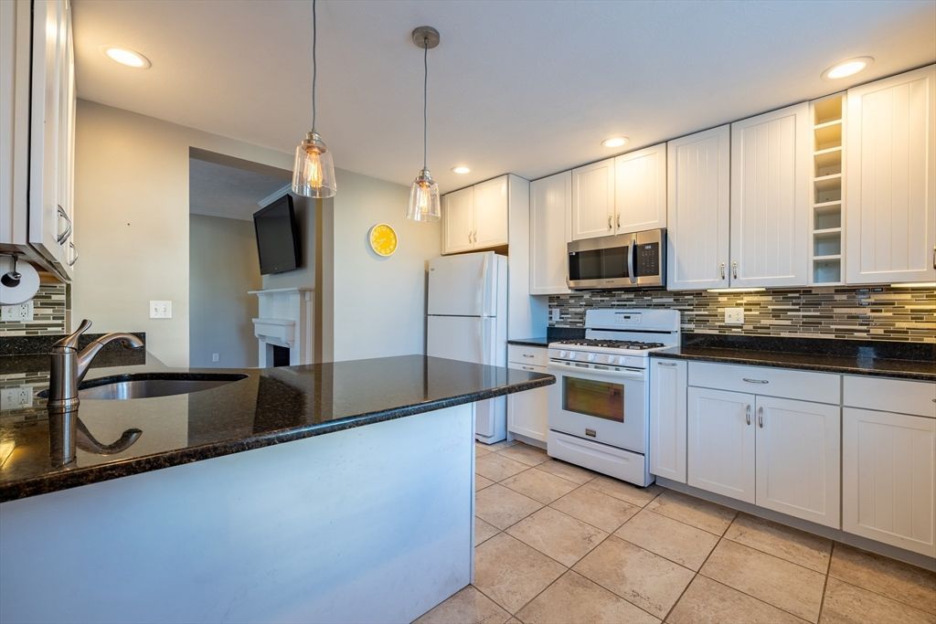 Interior, Kitchen, Pendant Lights, Recessed Lighting