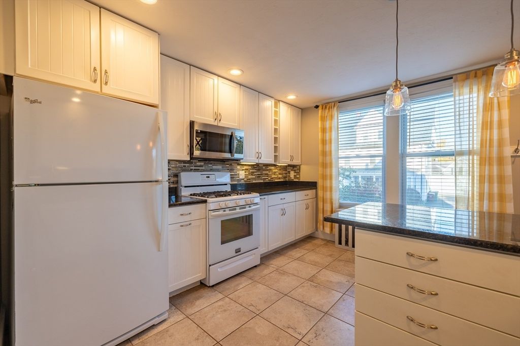 Interior, Kitchen, Pendant Lights, Recessed Lighting