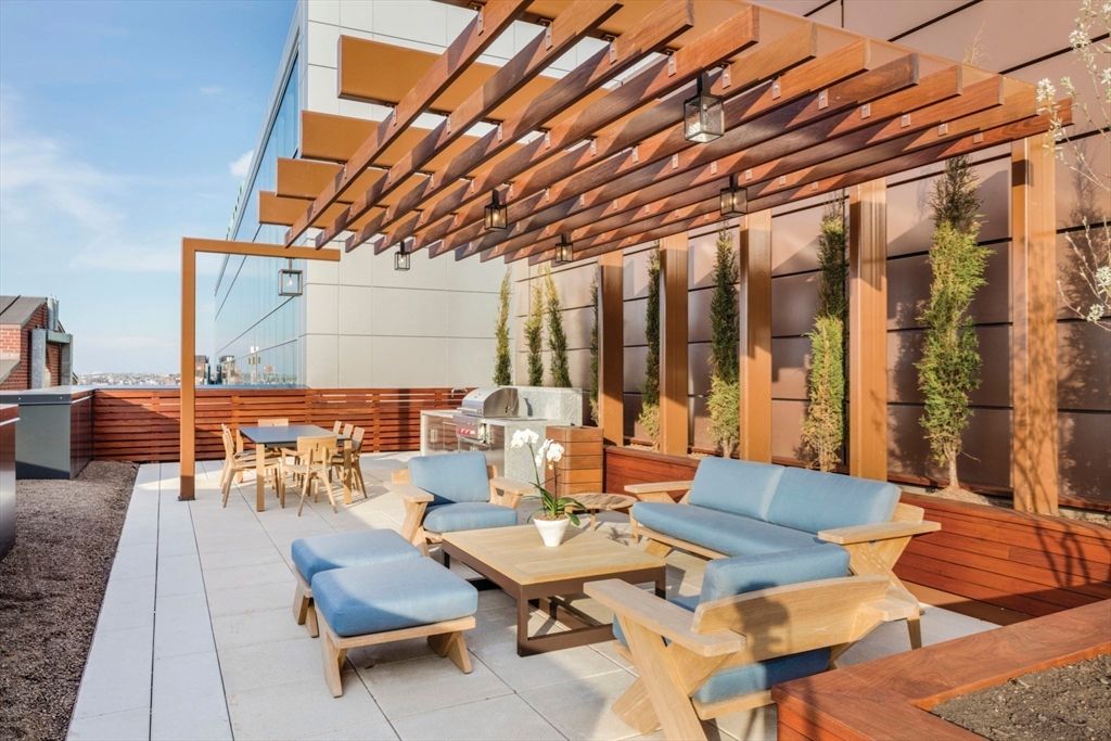 Exterior, Outdoor Kitchen