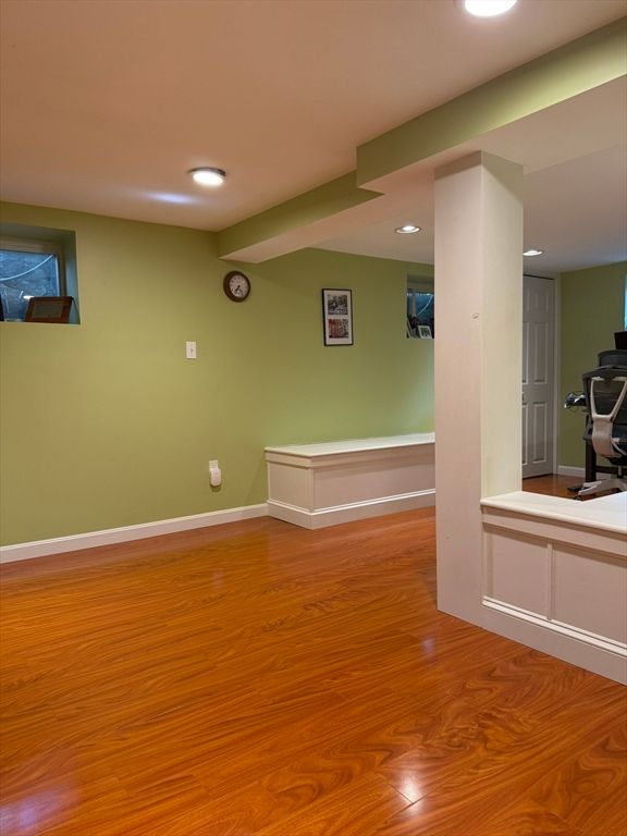 Interior, Recessed Lighting, Wood Texture Flooring
