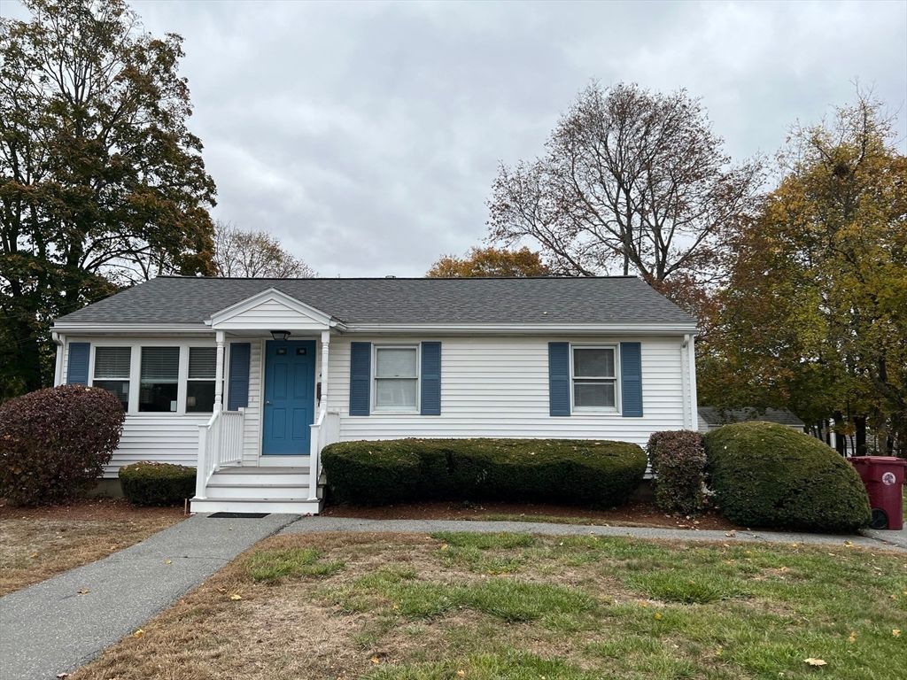 Exterior, Facade, Cape Cod
