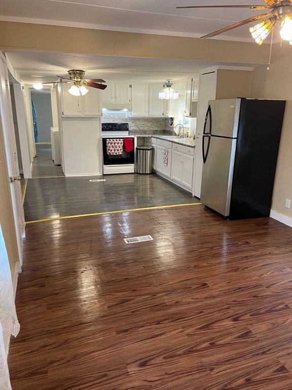 Interior, Kitchen, Wood Texture Flooring