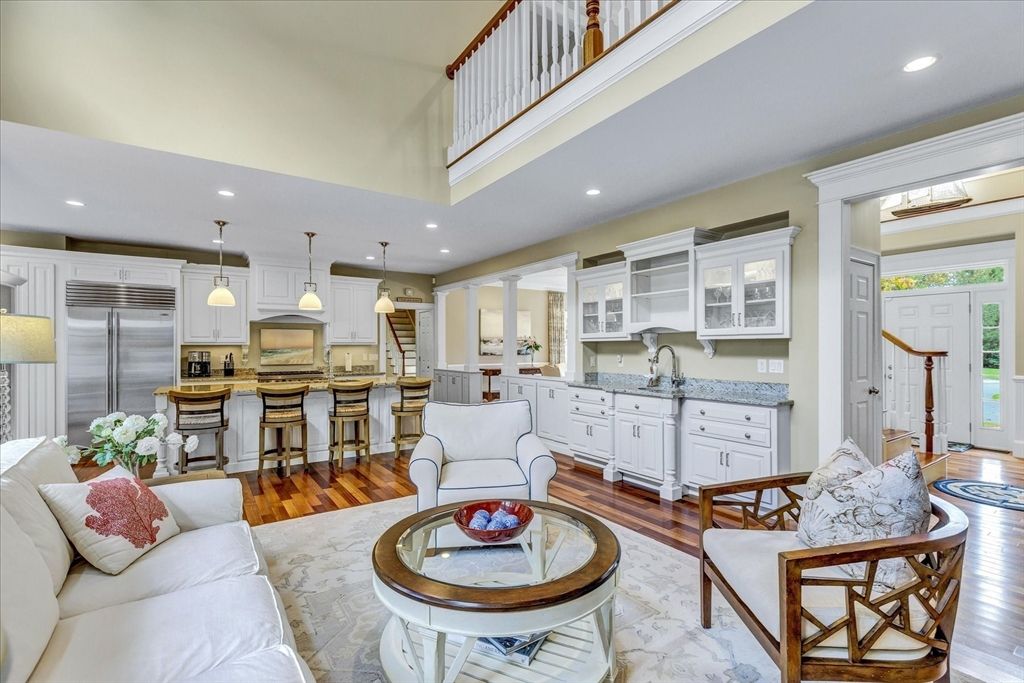 Interior, Kitchen, Living room, Pendant Lights, Recessed Lighting, Stainless Steel Appliances, Wood Texture Flooring