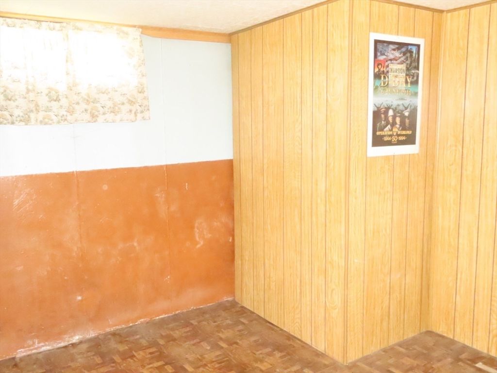 Interior, Wooden Walls