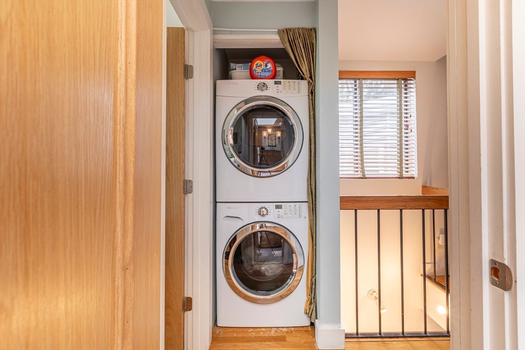 Interior, Utility Closets, Washer, Wood Texture Flooring