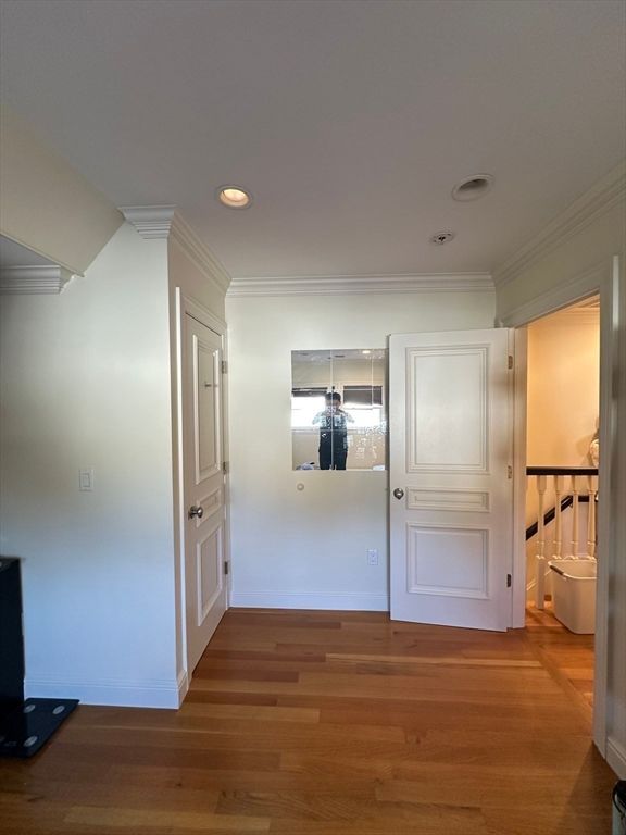 Bathroom, Interior, Recessed Lighting, Wood Texture Flooring