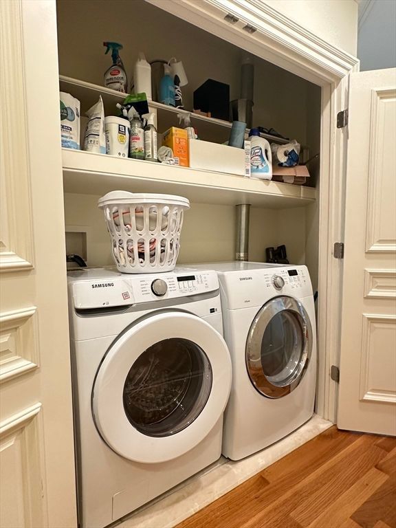 Interior, Utility Closets, Washer, Wood Texture Flooring