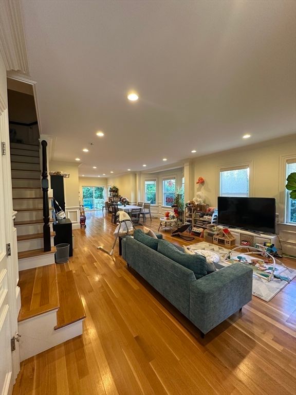 Interior, Living room, Recessed Lighting, Wood Texture Flooring