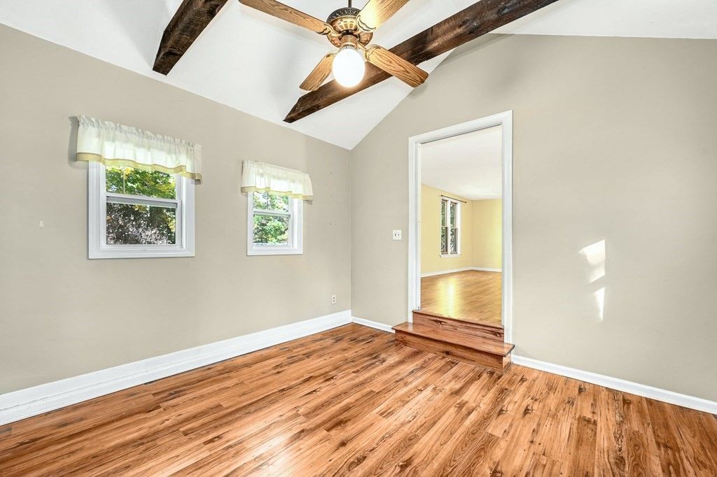 Empty room, Interior, Wooden Beams, Wood Texture Flooring