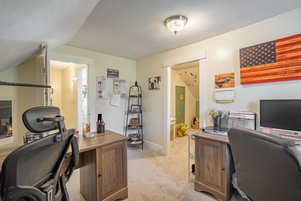 Home Office, Interior