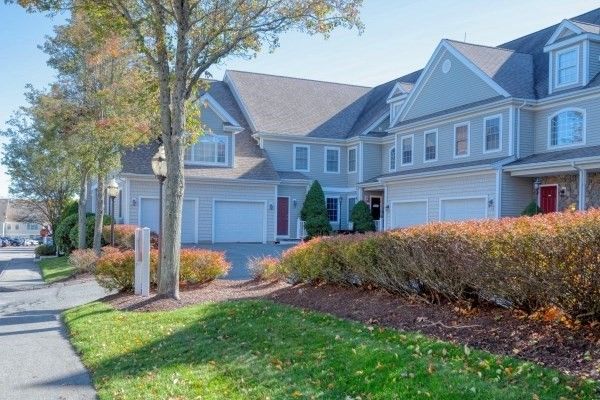 Attached, Exterior, Facade, Farmhouse