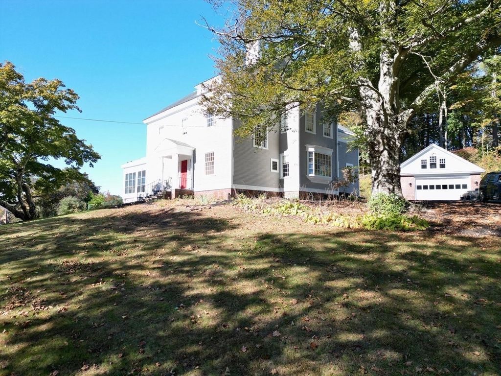 Backyard, Detached Garage, Exterior