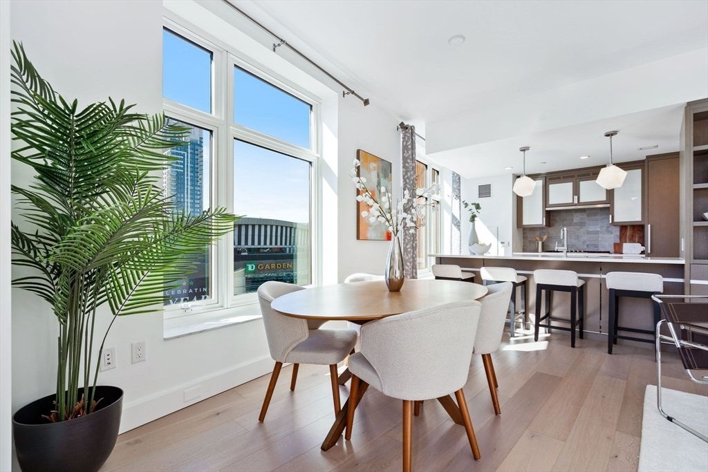 Dining room, Interior, Kitchen, Pendant Lights, Recessed Lighting, Wood Texture Flooring