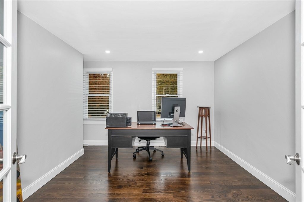 Home Office, Interior, Recessed Lighting, Wood Texture Flooring