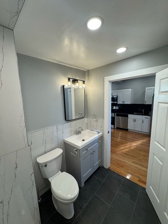 Bathroom, Interior, Recessed Lighting, Wood Texture Flooring