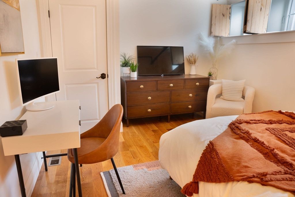 Bedroom, Home Office, Interior, Wood Texture Flooring