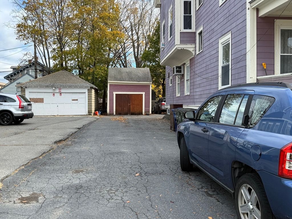 Detached Garage, Exterior