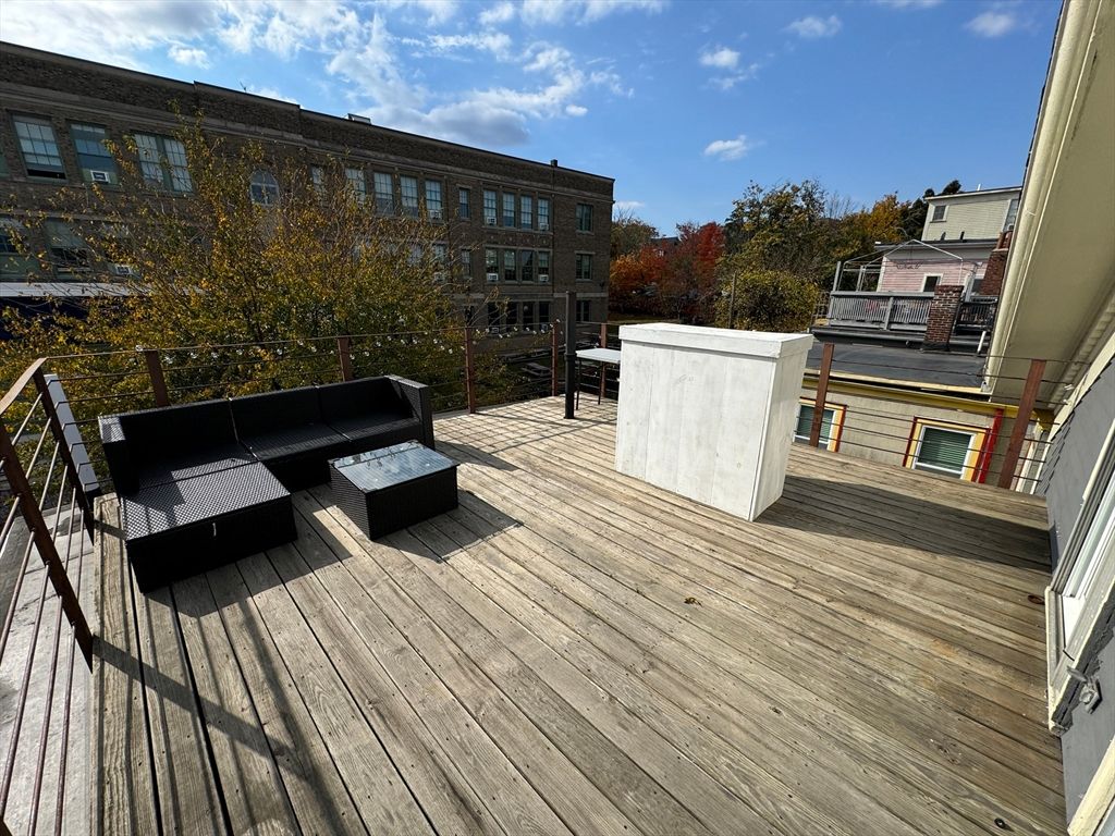 Exterior, Outdoor Kitchen