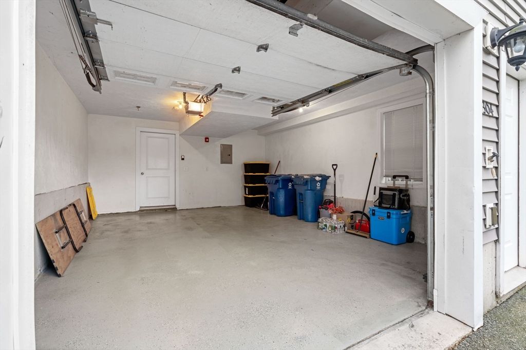 Garage, Interior