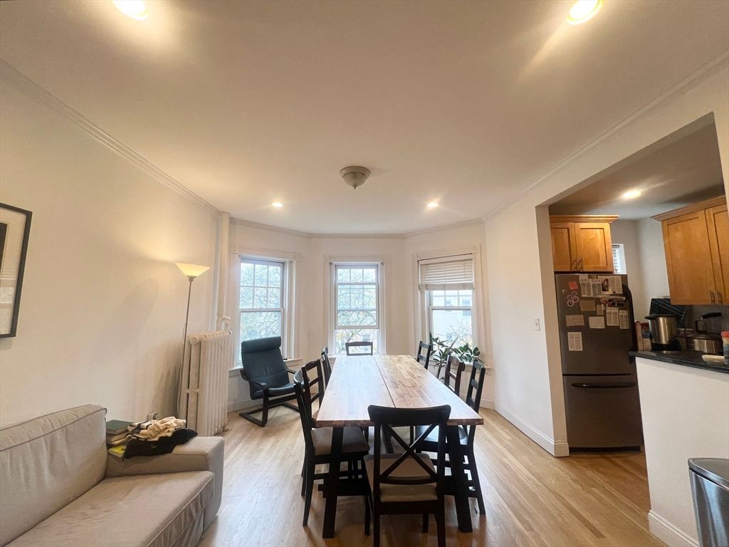 Dining room, Interior, Kitchen, Recessed Lighting, Wood Texture Flooring