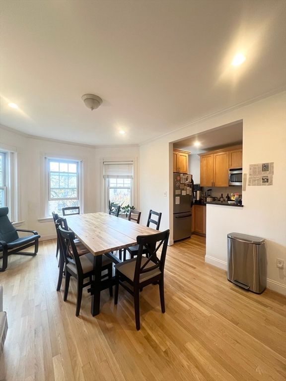 Dining room, Interior, Kitchen, Recessed Lighting, Wood Texture Flooring