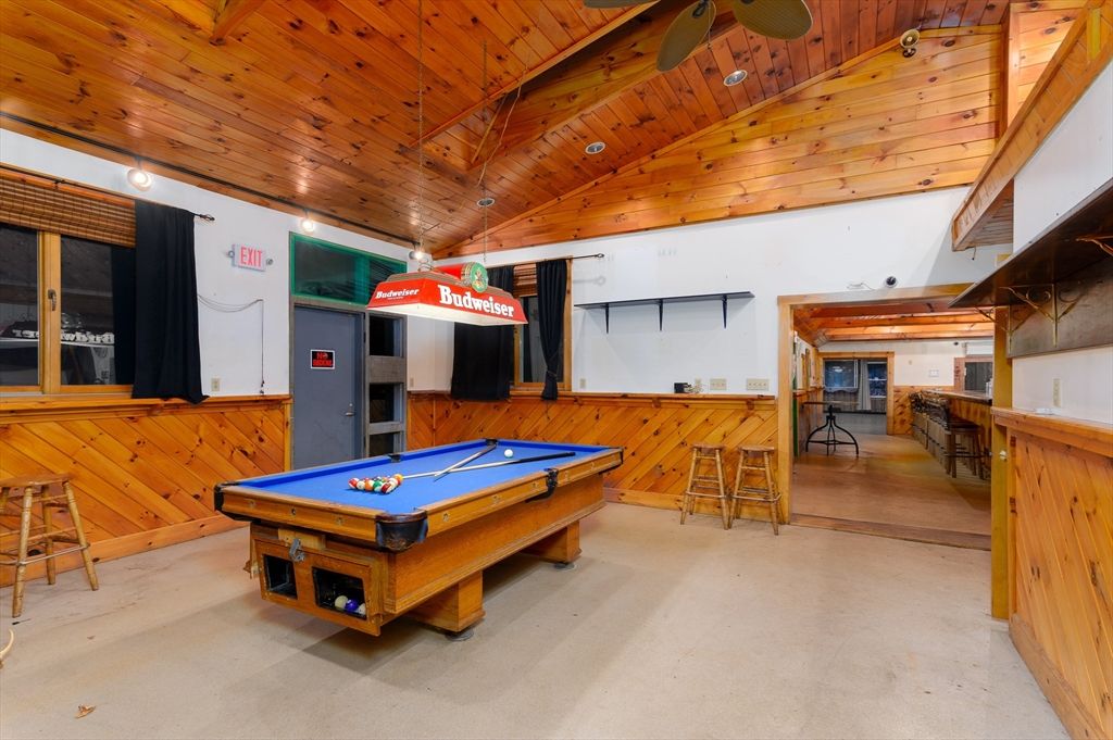 Billiard Table, Game Room, Interior, Wooden Ceilings, Wooden Walls