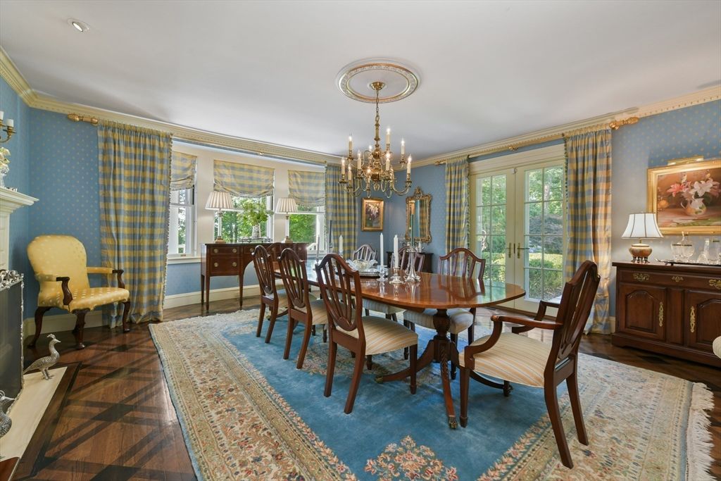 Chandelier, Dining room, Interior, Recessed Lighting, Wood Texture Flooring