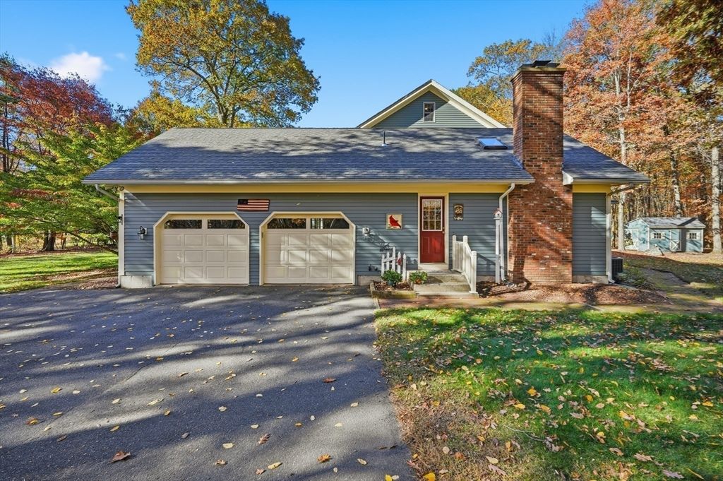 Attached, Exterior, Facade, Brick Facade, Cape Cod