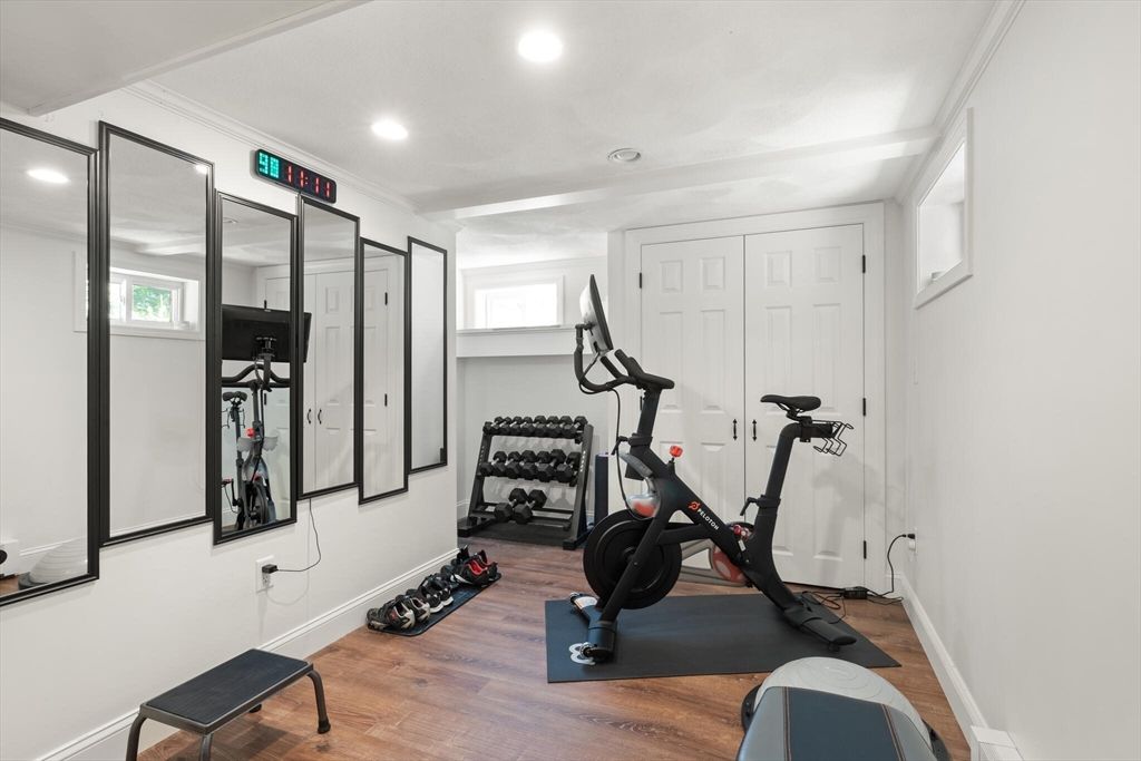 Fitness Equipment, Interior, Recessed Lighting, Wood Texture Flooring