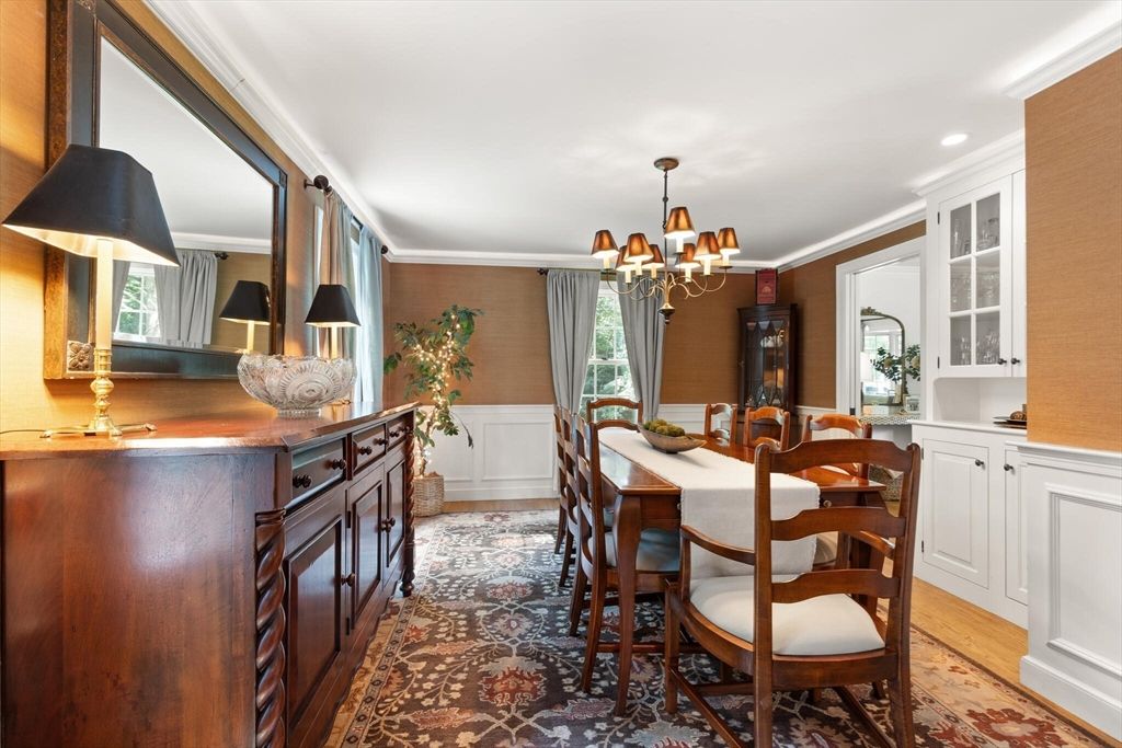 Chandelier, Dining room, Interior, Recessed Lighting, Wood Texture Flooring