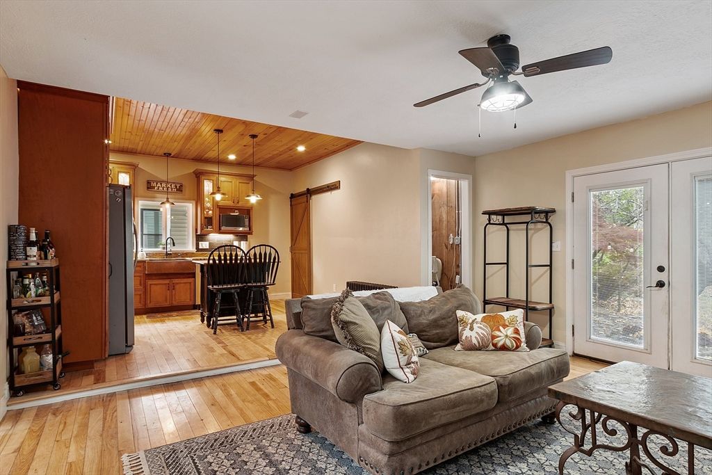 Interior, Kitchen, Living room, Pendant Lights, Recessed Lighting, Wooden Ceilings, Wood Texture Flooring