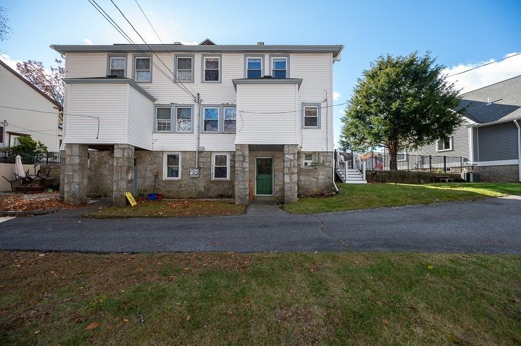 Backyard, Exterior, Facade, Rowhouse