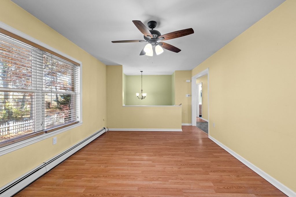 Empty room, Interior, Pendant Lights, Wood Texture Flooring