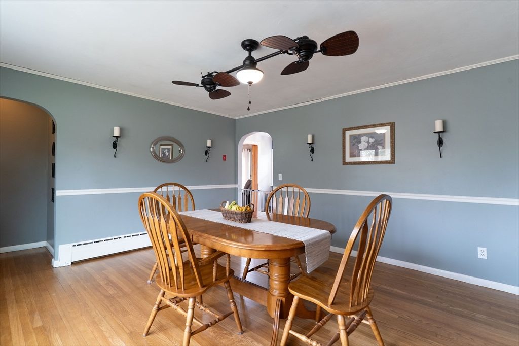 Dining room, Interior, Wood Texture Flooring