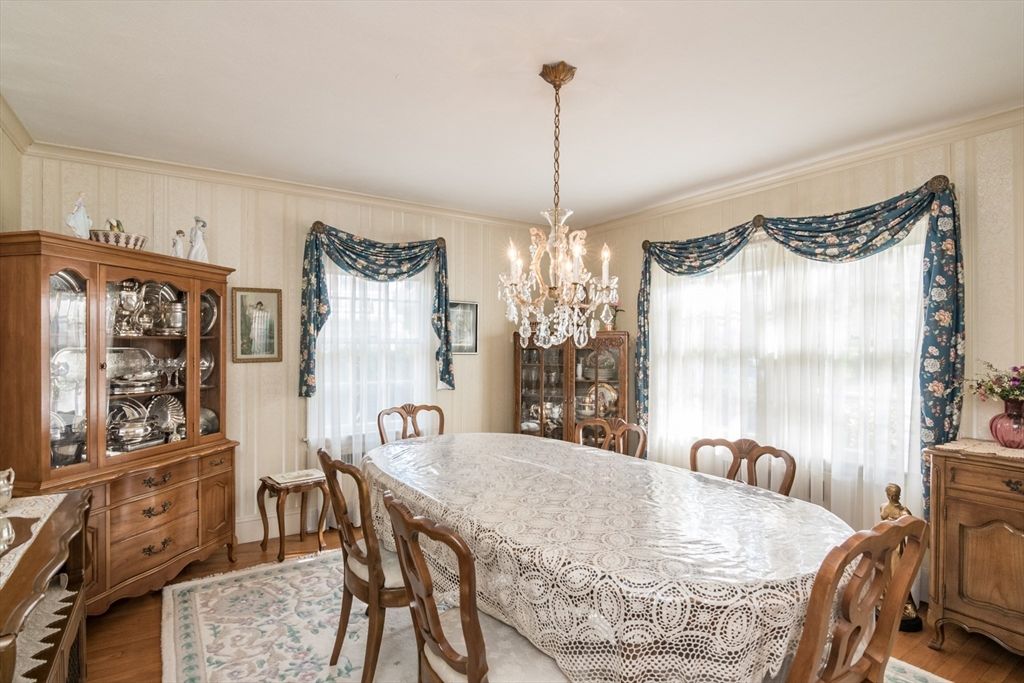 Chandelier, Dining room, Interior, Wood Texture Flooring