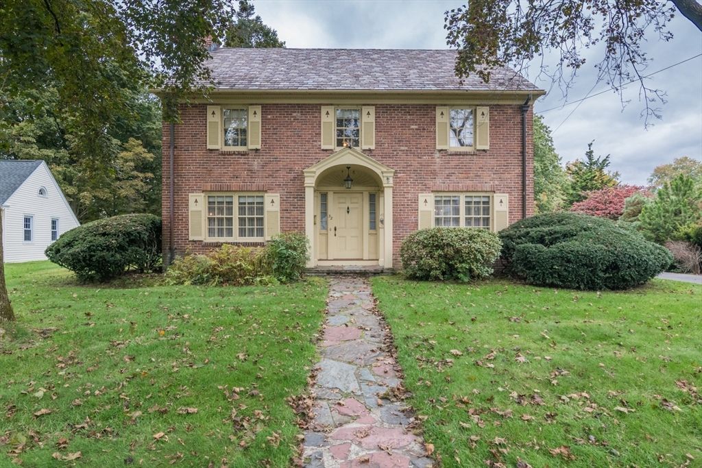 Exterior, Facade, Brick Facade, Georgian