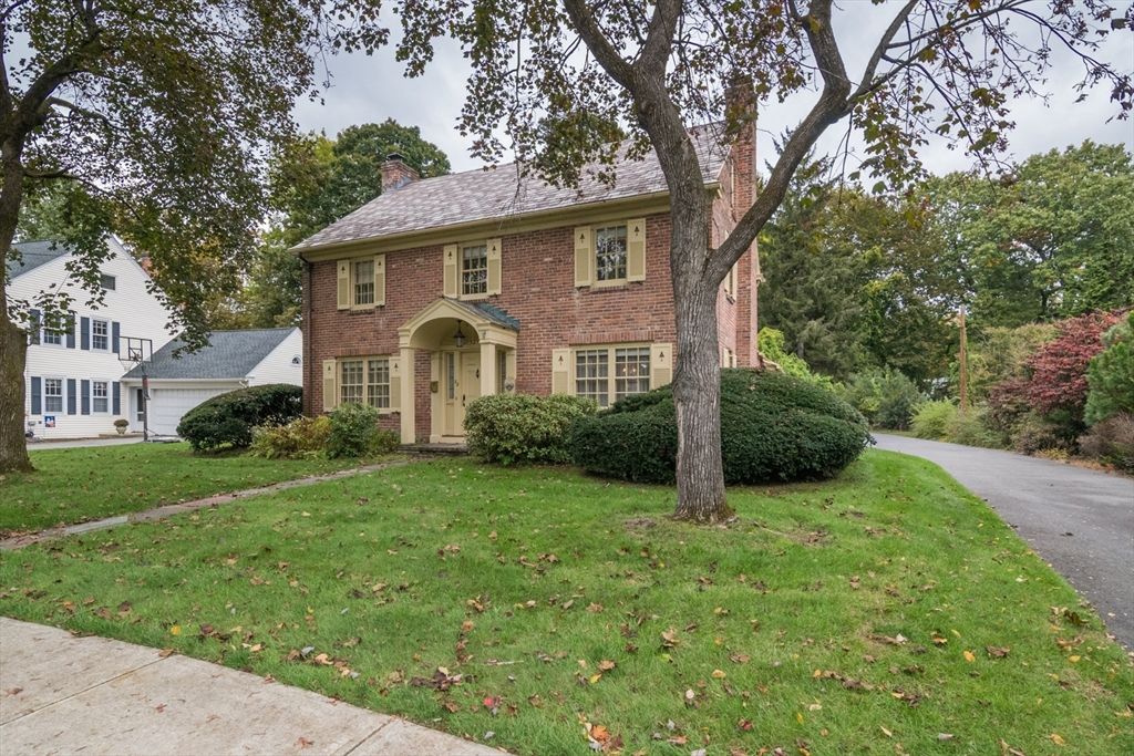 Exterior, Facade, Brick Facade, Georgian