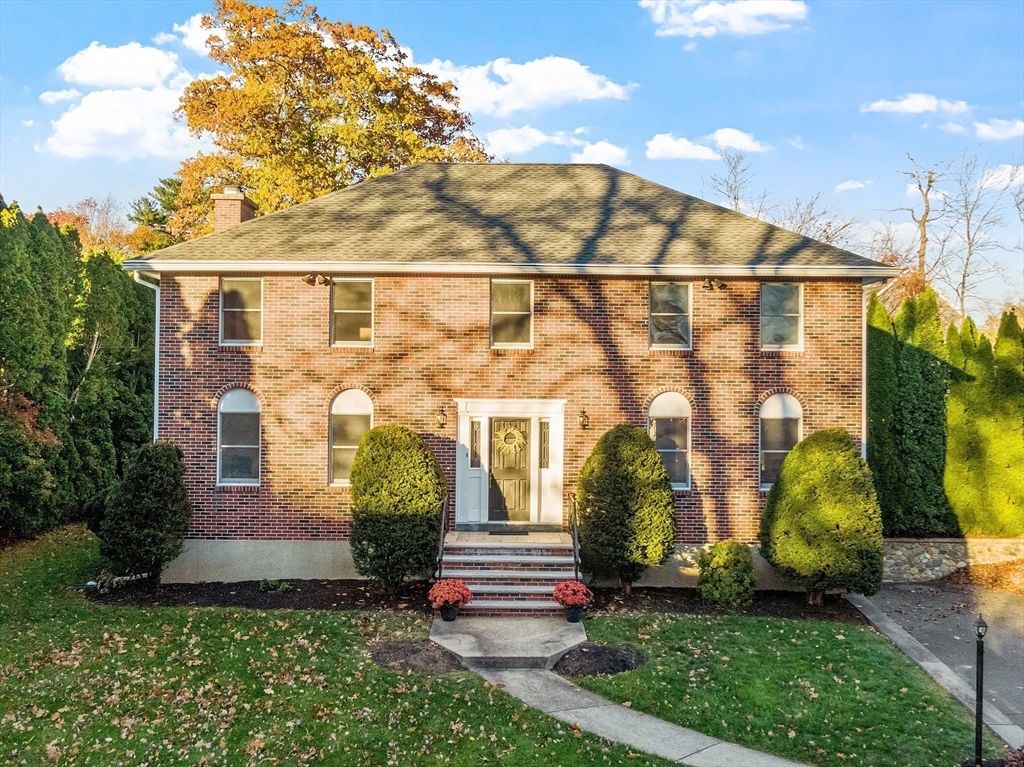 Exterior, Facade, Brick Facade, Georgian