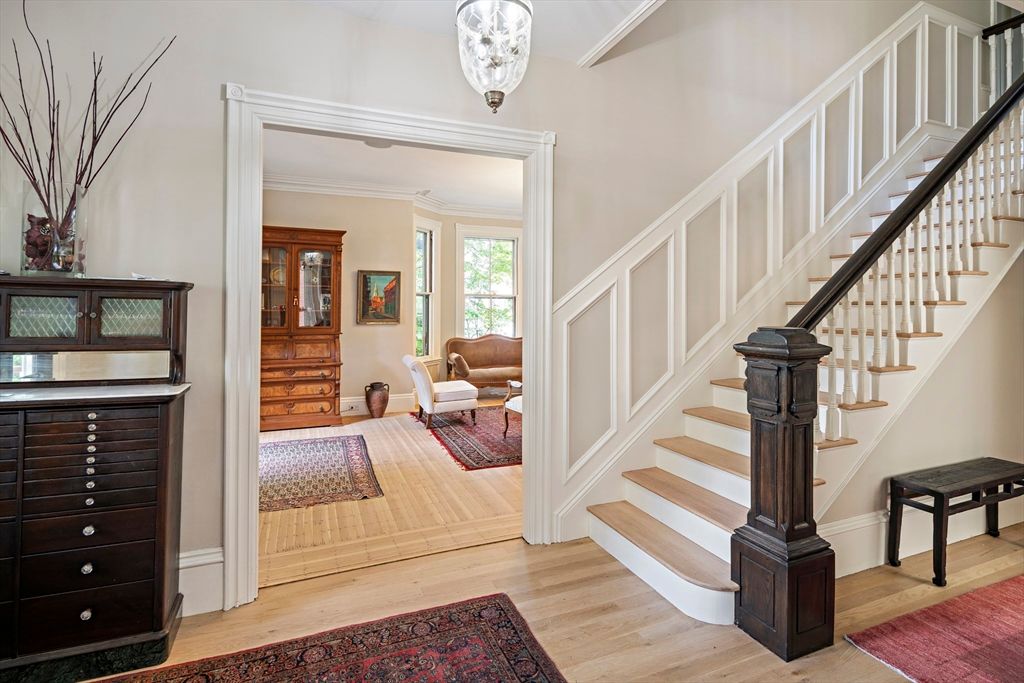 Interior, Pendant Lights, Wood Texture Flooring